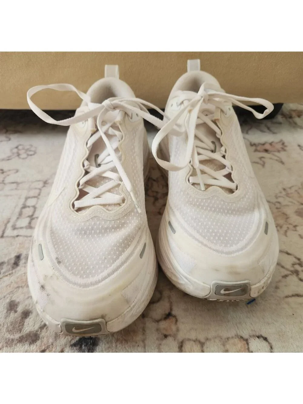 Nike Women's Sz. 10 White Vomero Plus Running Shoes